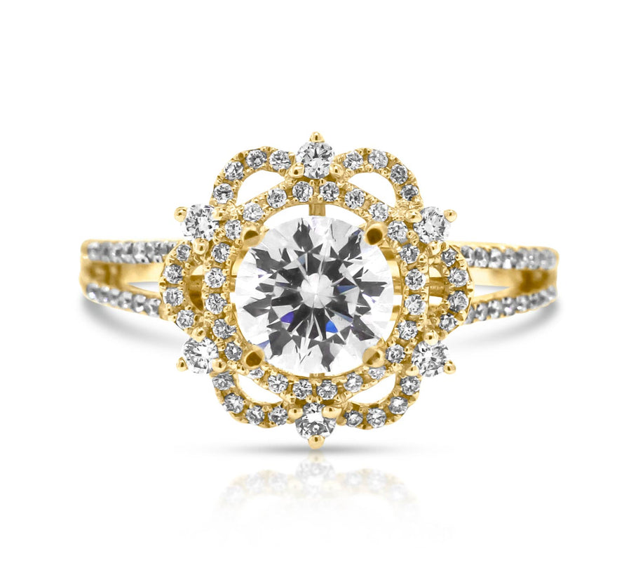 Gold ring with radiant diamonds, combining classic elegance with timeless sparkle.