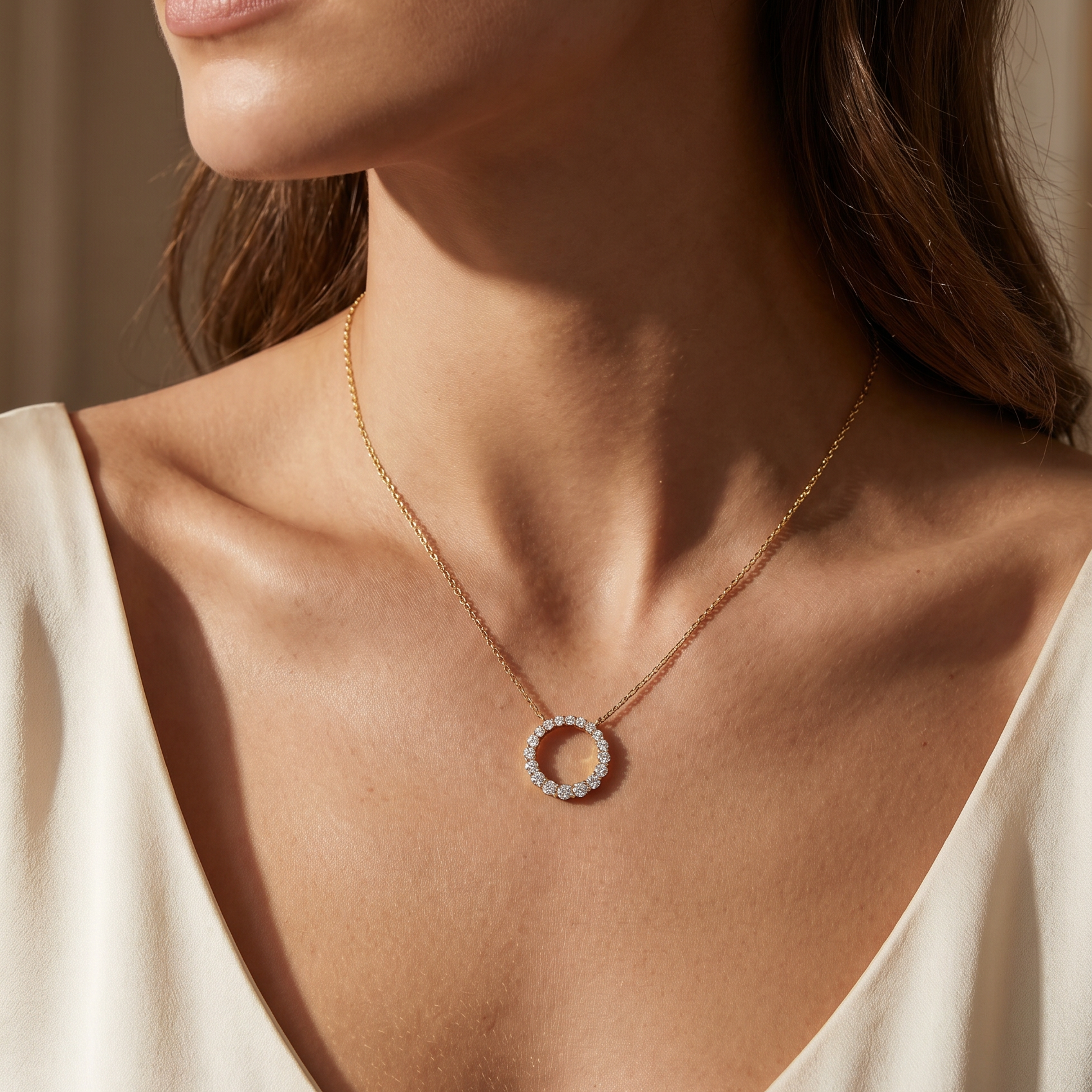 Circular Diamond Pendant w/ Graduated Diamond Sizes