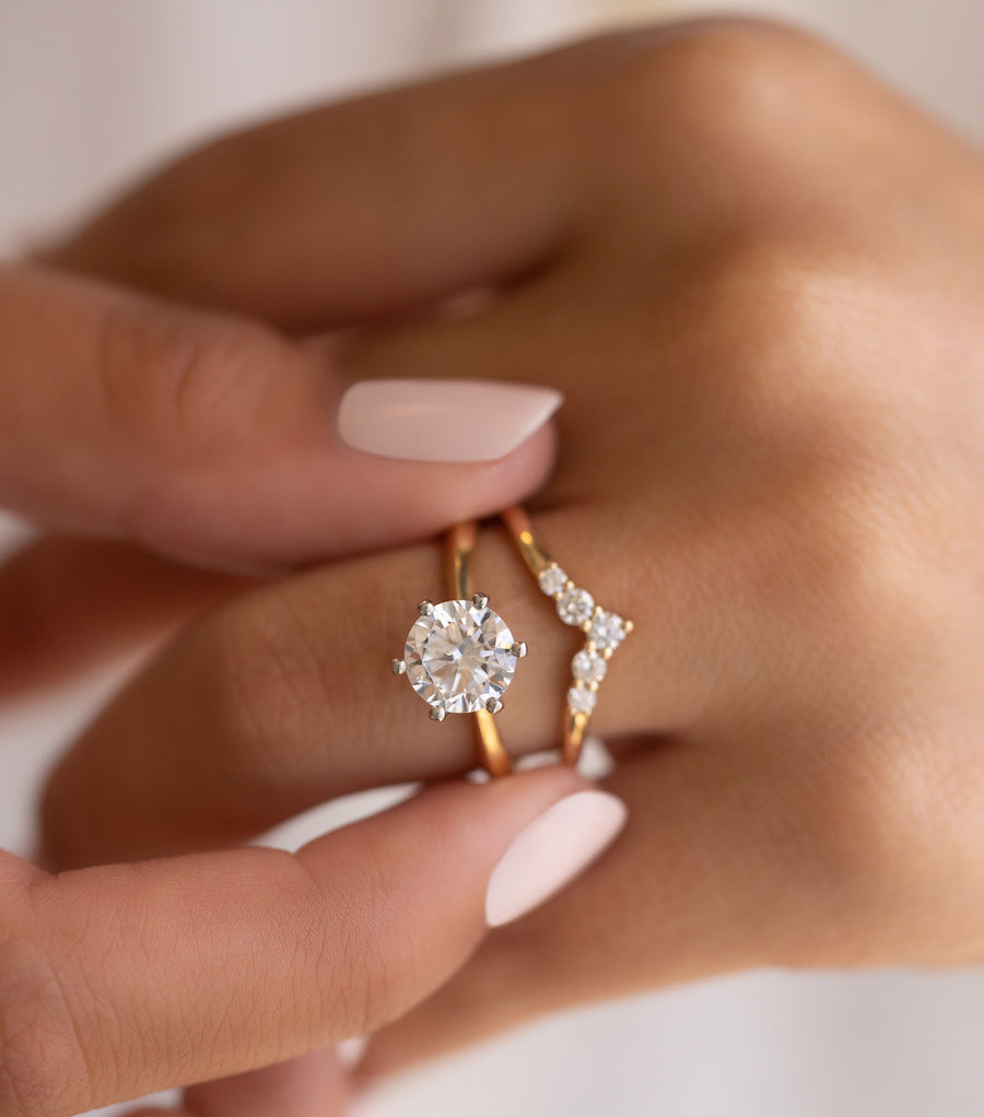 Should You Remove An Engagement Ring For Interviews?