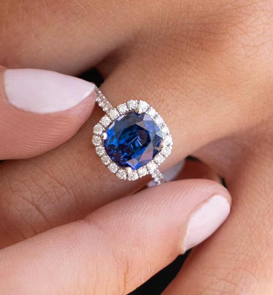 Help me to understand my sapphire ring : r/EngagementRings