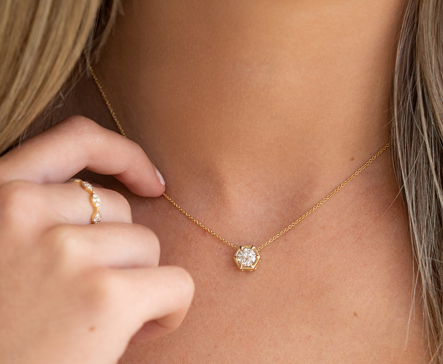Gold chain with single diamond pendant Clearance